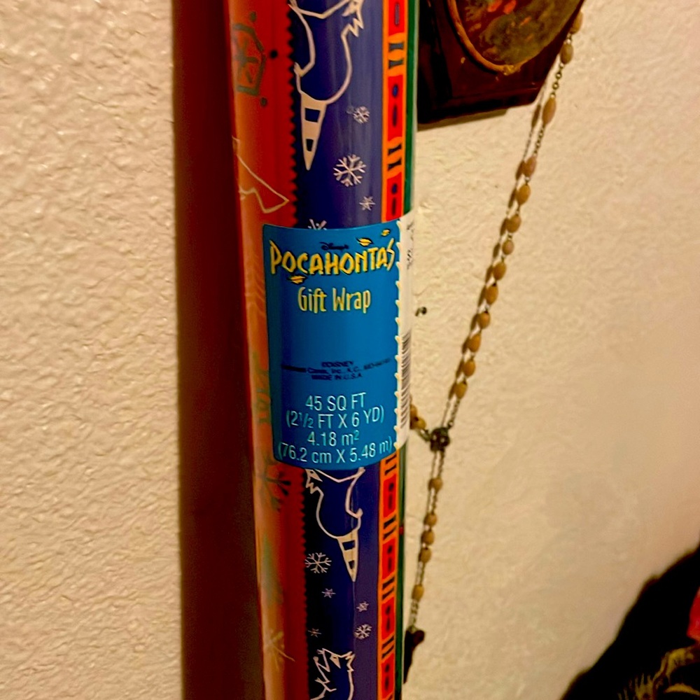 NEW SEALED Vintage Hallmark Disney Pocahontas Gift Wrap 45 Square Feet 90s